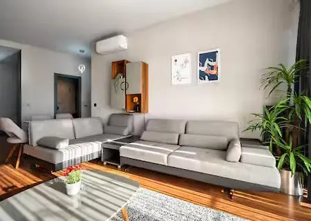 2 Bedroom House In Taksim Istanbul
